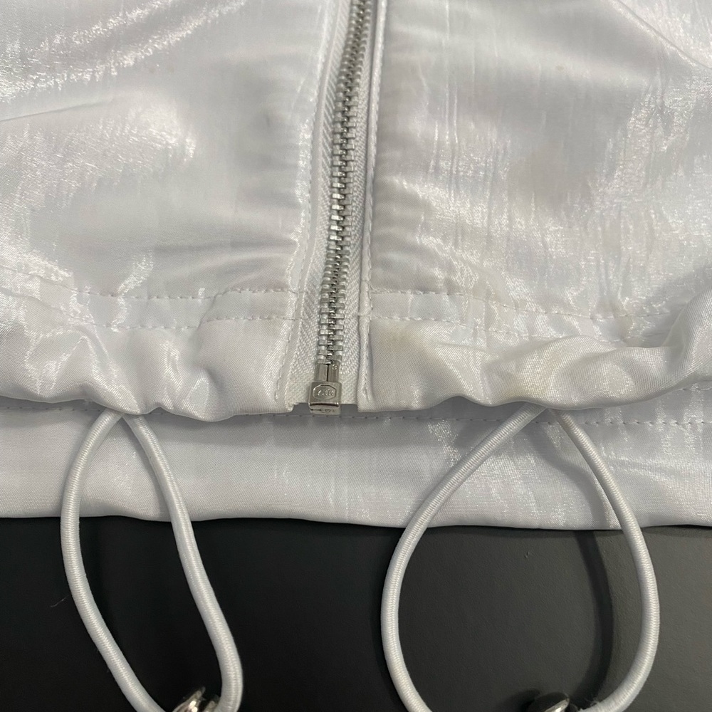 Adidas wind breaker size Medium - Picture 4 of 6